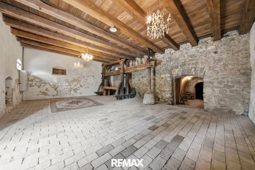 Immobilie kaufen in Hollabrunn – 88 m², € 76.000