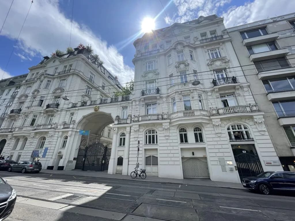 4-Zimmer-Wohnung mieten in Wien – 149,9 m², € 3.968