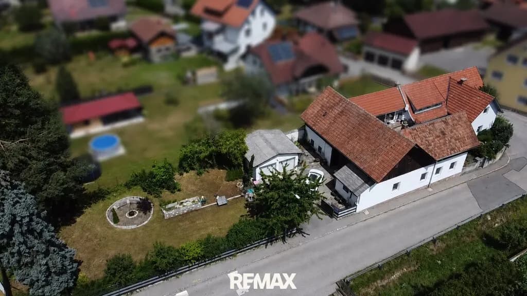8-Zimmer-Haus kaufen in Neunkirchen – 250 m², € 389.000 – Bild 2 von 54