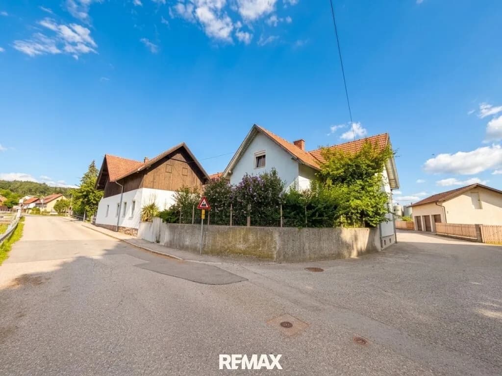 8-Zimmer-Haus kaufen in Neunkirchen – 250 m², € 389.000 – Bild 4 von 54