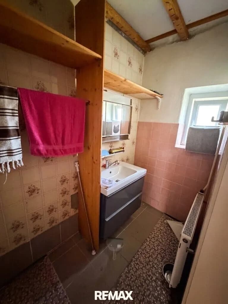 8-Zimmer-Haus kaufen in Neunkirchen – 250 m², € 389.000 – Bild 12 von 54