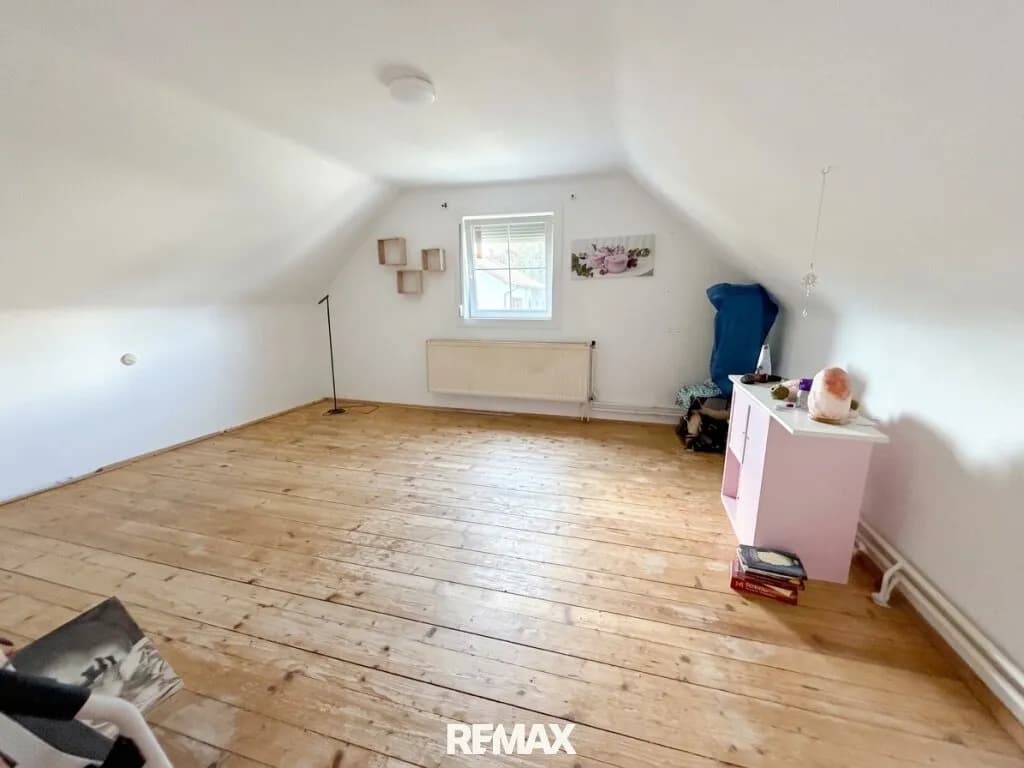 8-Zimmer-Haus kaufen in Neunkirchen – 250 m², € 389.000 – Bild 22 von 54