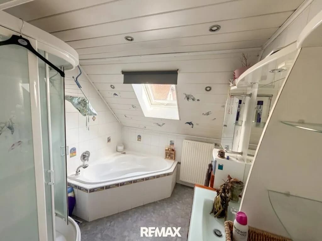 8-Zimmer-Haus kaufen in Neunkirchen – 250 m², € 389.000 – Bild 23 von 54