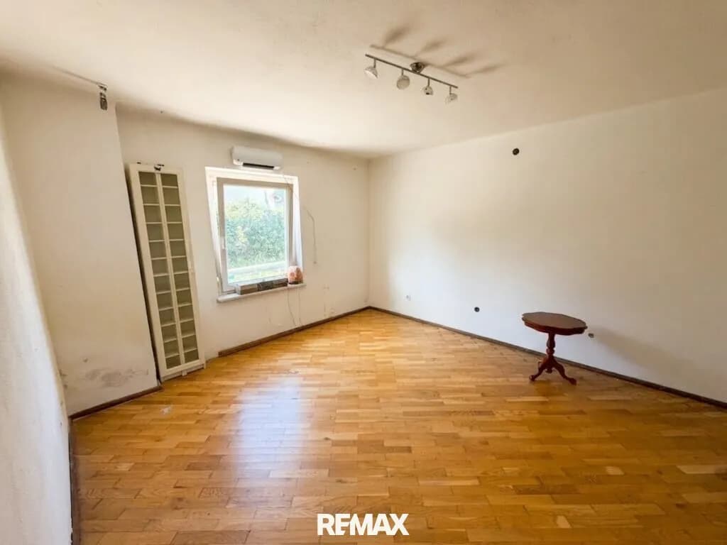 8-Zimmer-Haus kaufen in Neunkirchen – 250 m², € 389.000 – Bild 39 von 54