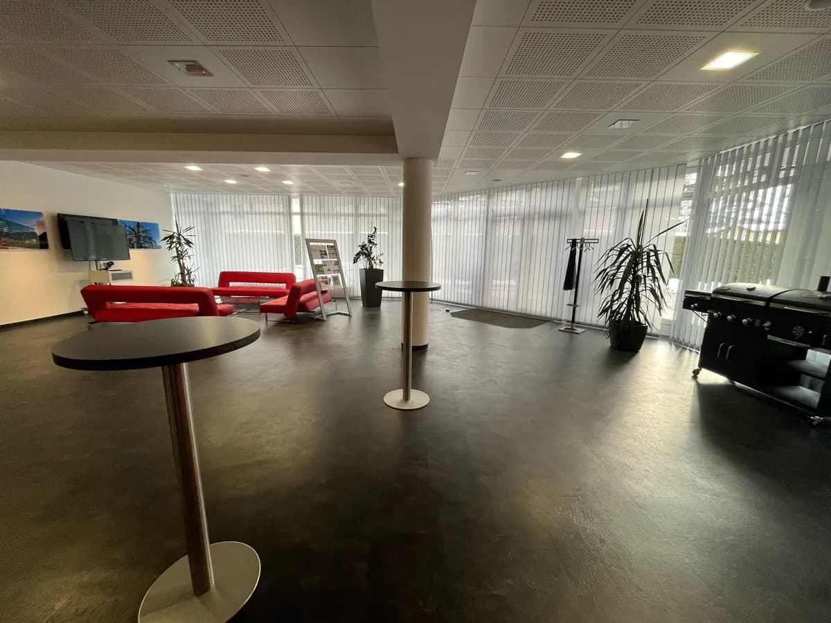 Gewerbeimmobilie mieten in Zell am See – 500 m², € 17