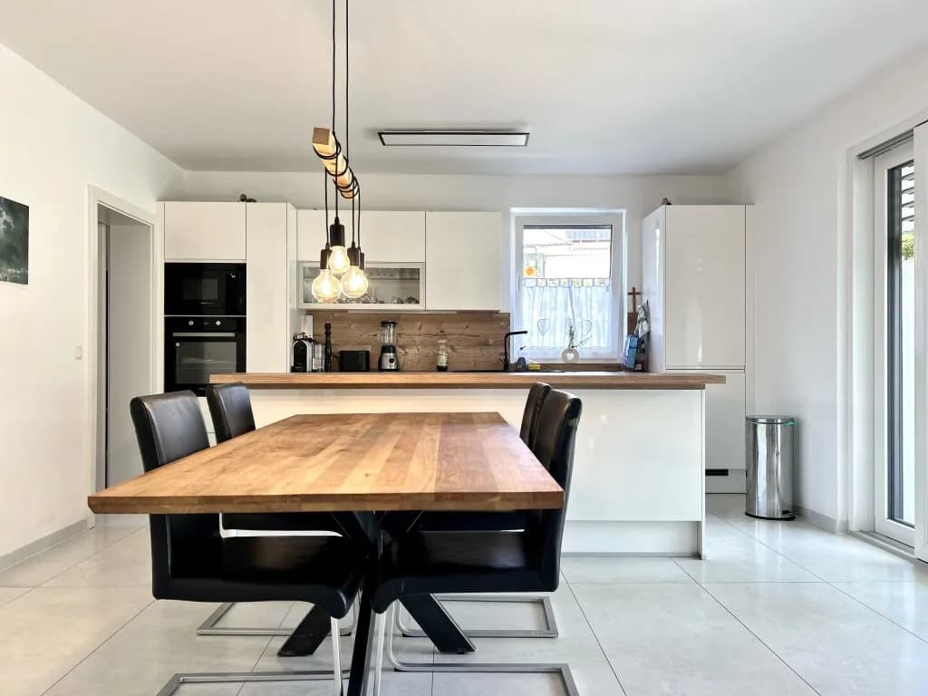 5-Zimmer-Haus kaufen in Neunkirchen – 150 m², € 370.000 – Bild 2 von 15