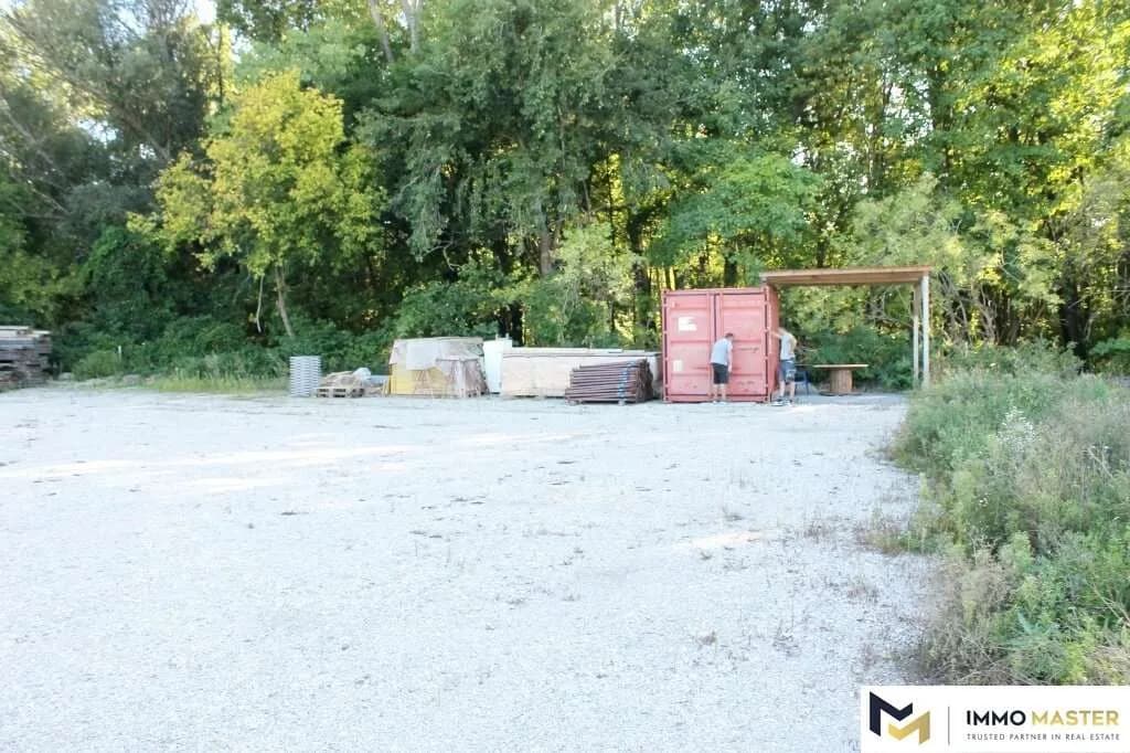 Immobilie mieten in Baden – 2 300 m², € 2 – Bild 2 von 11