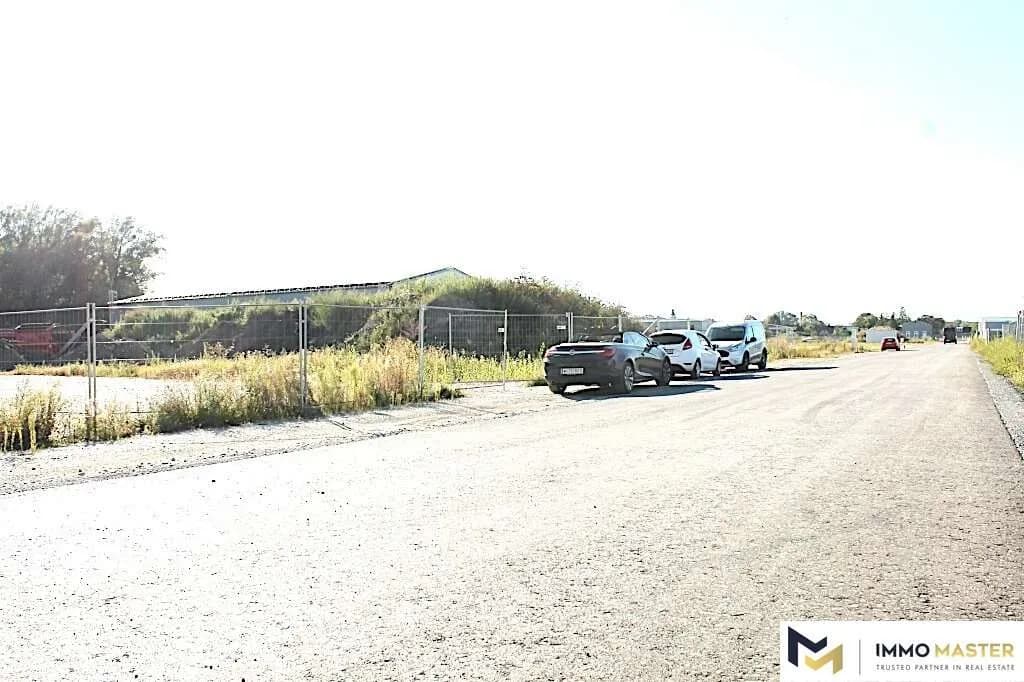 Immobilie mieten in Baden – 2 300 m², € 2 – Bild 5 von 11