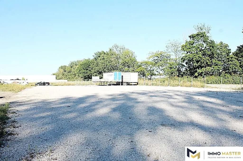 Immobilie mieten in Baden – 2 300 m², € 2 – Bild 8 von 11