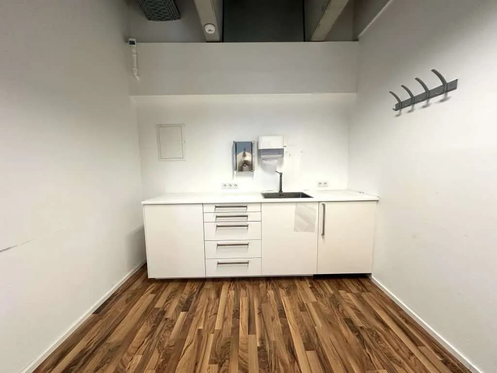 10-Zimmer-Gewerbeimmobilie mieten in Wien – 339 m², € 4.322 – Bild 6 von 30