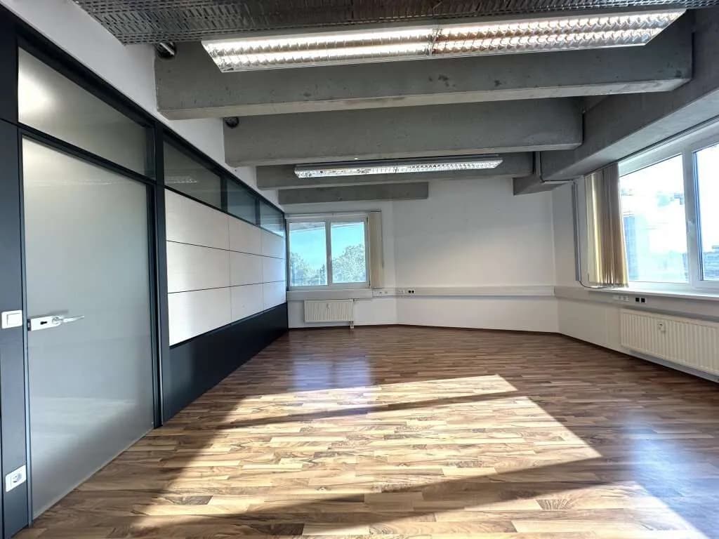 10-Zimmer-Gewerbeimmobilie mieten in Wien – 339 m², € 4.322 – Bild 15 von 30