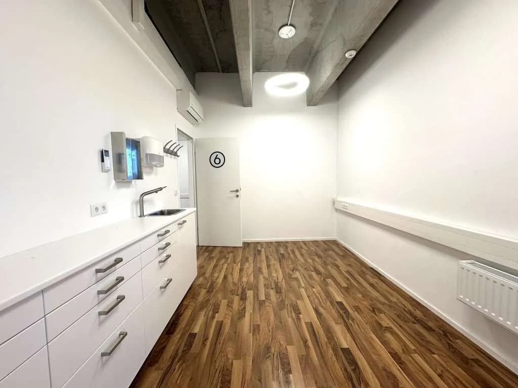 10-Zimmer-Gewerbeimmobilie mieten in Wien – 339 m², € 4.322 – Bild 18 von 30