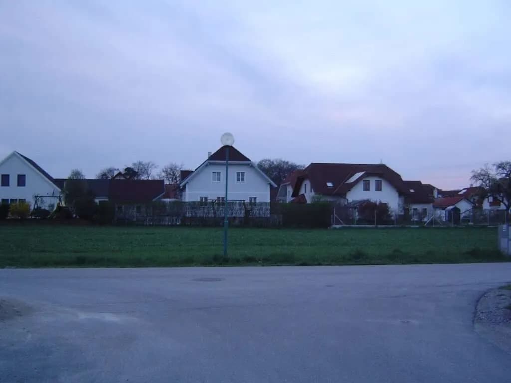 Grundstück kaufen in Amstetten – 1 051 m², € 224.000 – Bild 4 von 8