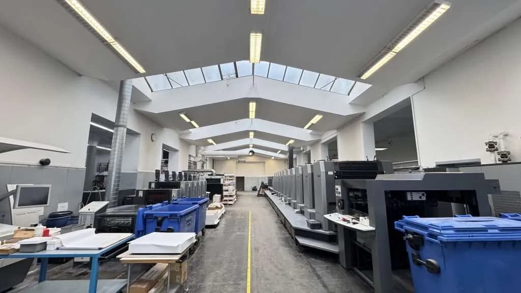 Gewerbeimmobilie mieten in Wien – 694 m², € 12.735