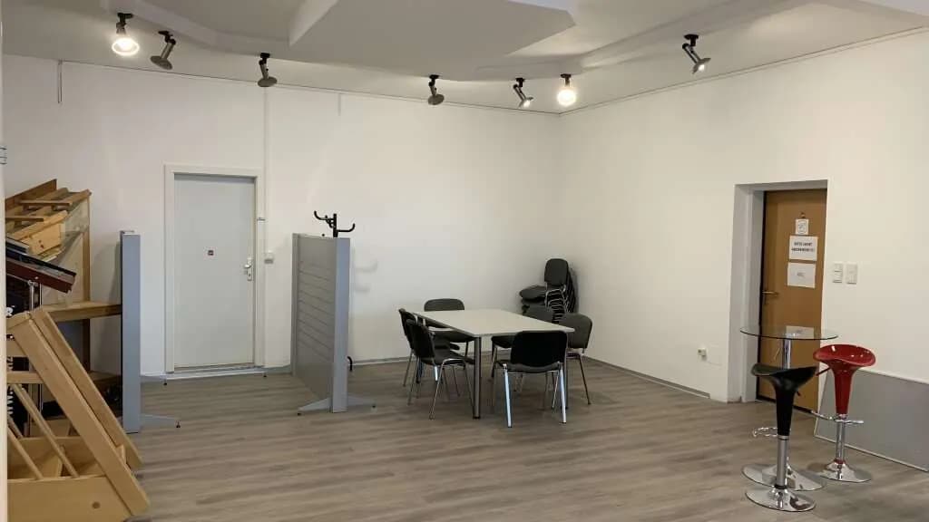 1-Zimmer-Gewerbeimmobilie mieten in Hollabrunn – 96 m², € 818 – Bild 4 von 6