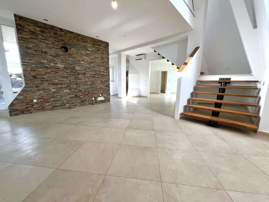 4-Zimmer-Wohnung mieten in Wien – 252 m², € 4.413 – Bild 3 von 37