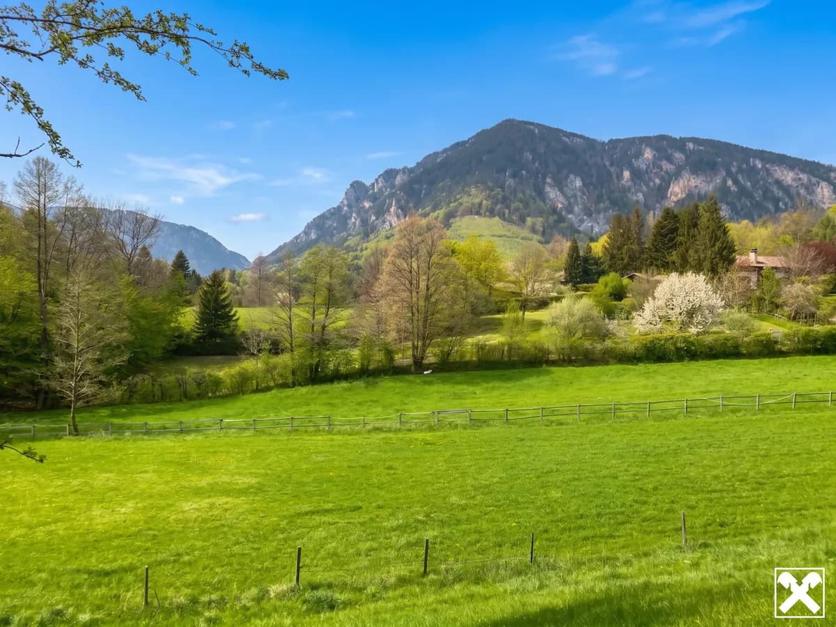 Grundstück kaufen in Neunkirchen – 1 845 m², € 375.000