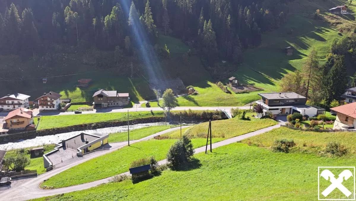 Grundstück kaufen in Landeck – 1 900 m²