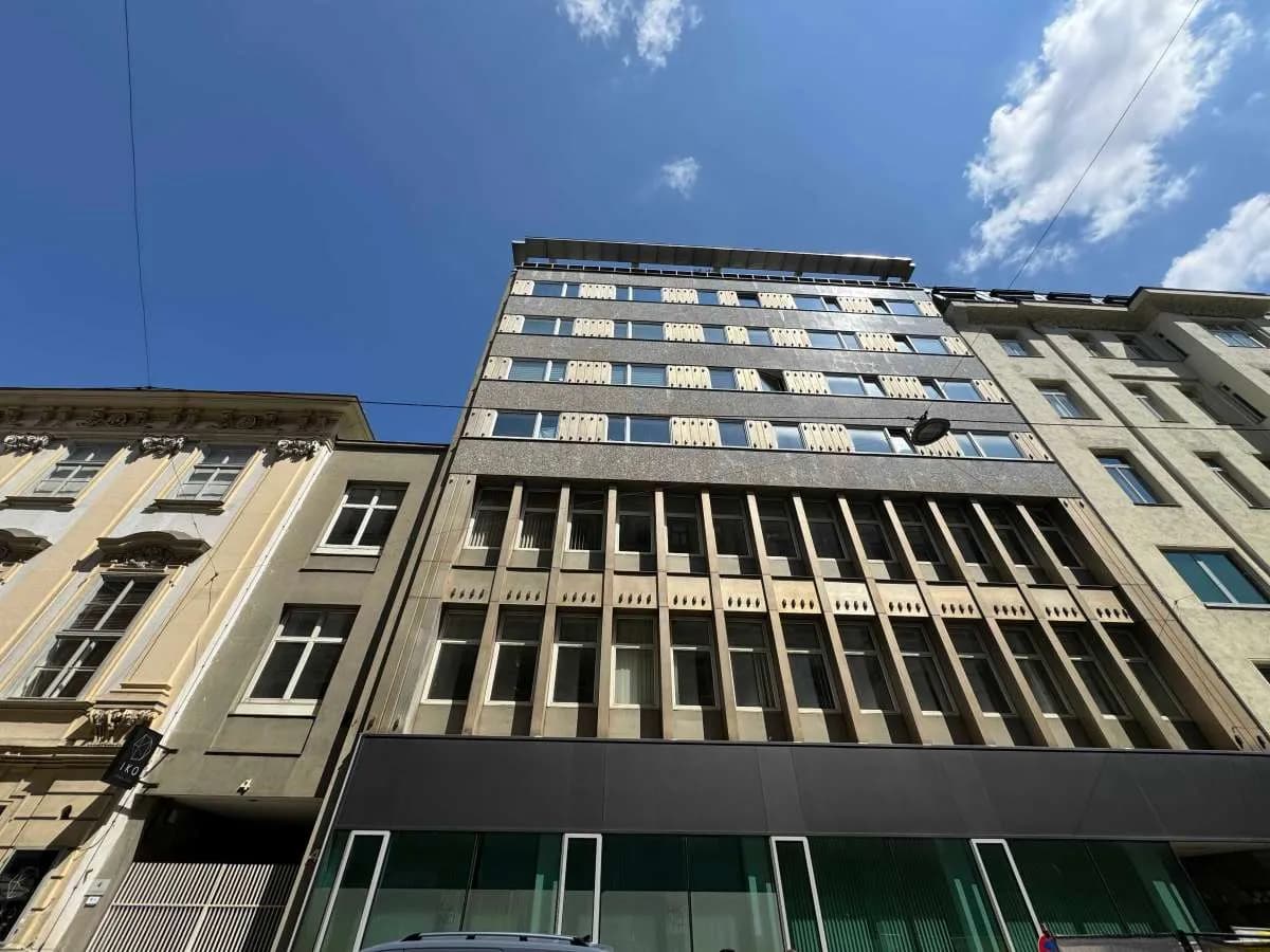 Gewerbeimmobilie mieten in Wien – 117 m², € 25