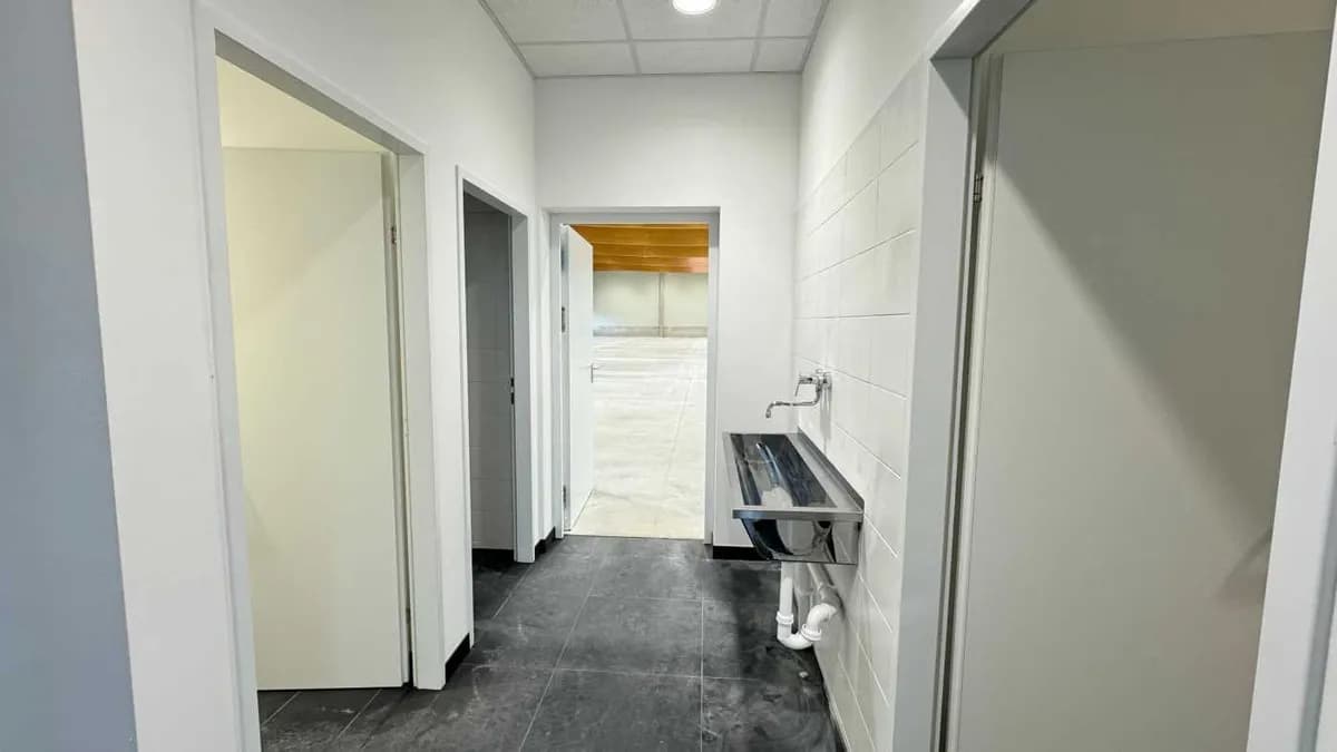 Gewerbeimmobilie mieten in Mödling – 1 374 m², € 9 – Bild 13 von 15