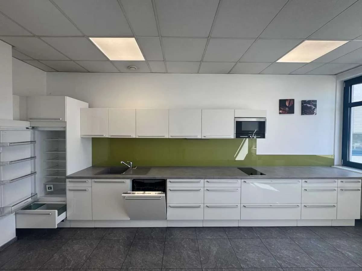Gewerbeimmobilie mieten in Wien – 328 m², € 8 – Bild 4 von 20