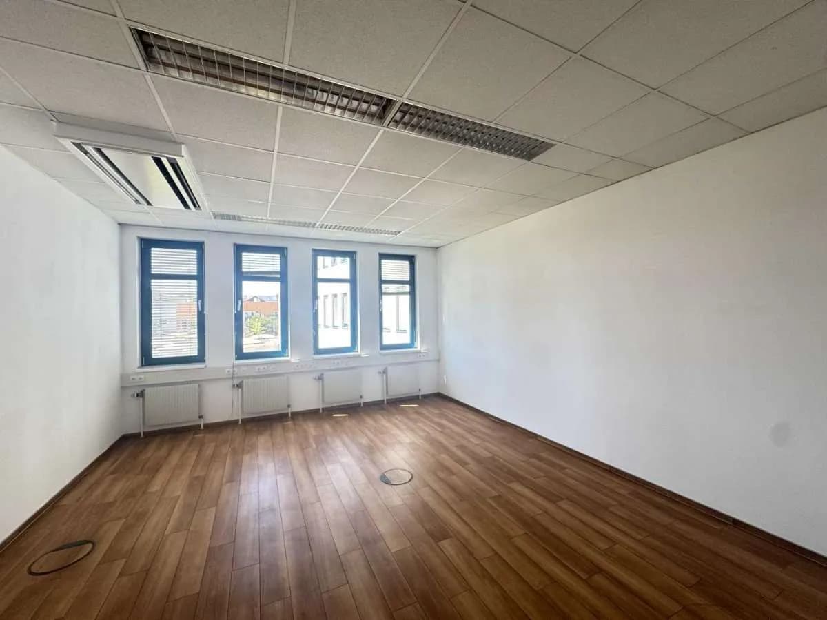 Gewerbeimmobilie mieten in Wien – 328 m², € 8 – Bild 5 von 20
