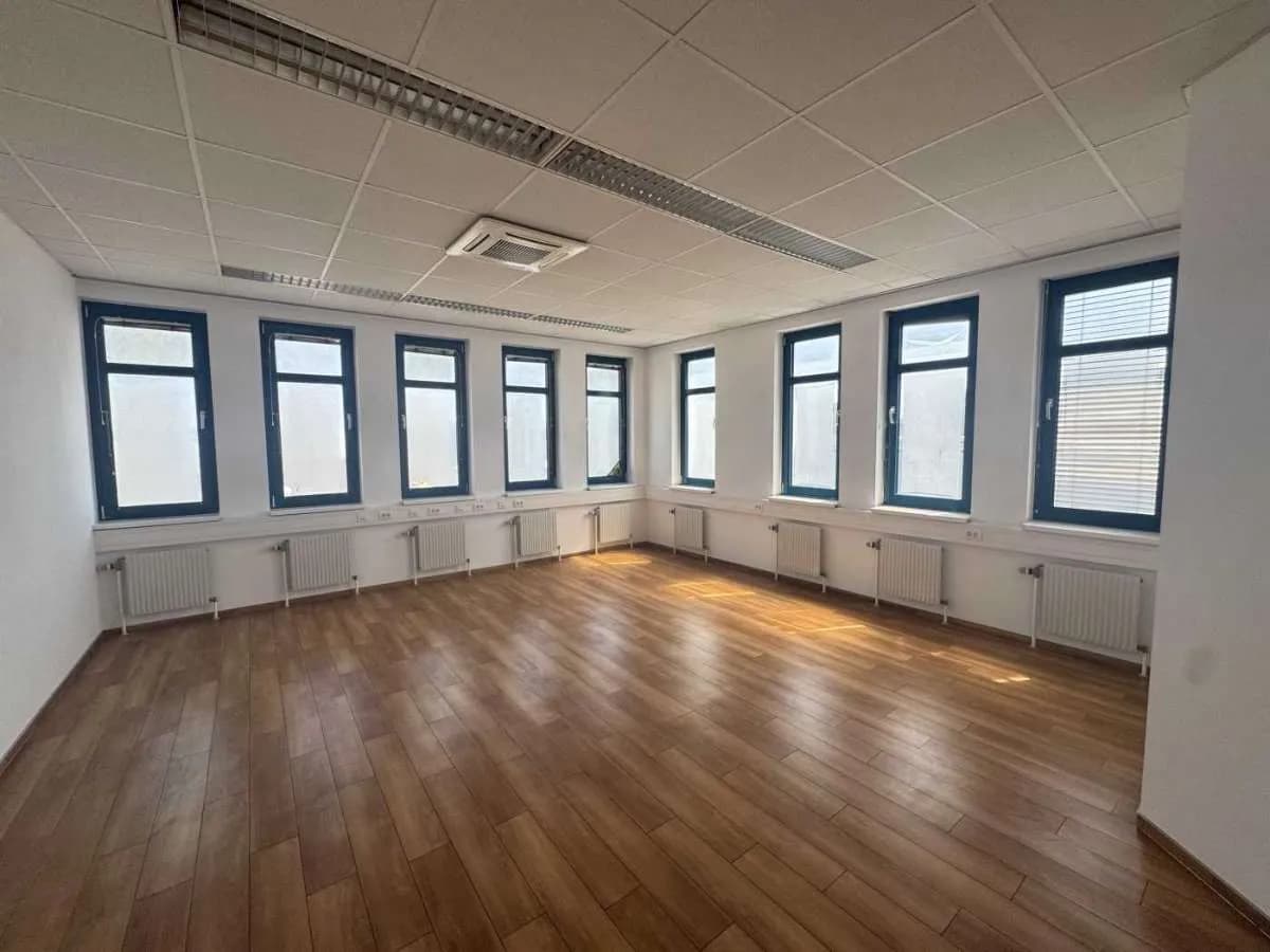 Gewerbeimmobilie mieten in Wien – 328 m², € 8 – Bild 9 von 20