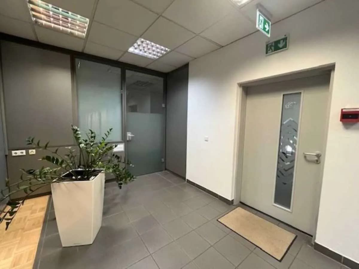 Gewerbeimmobilie mieten in Wien – 29 m², € 11 – Bild 8 von 13