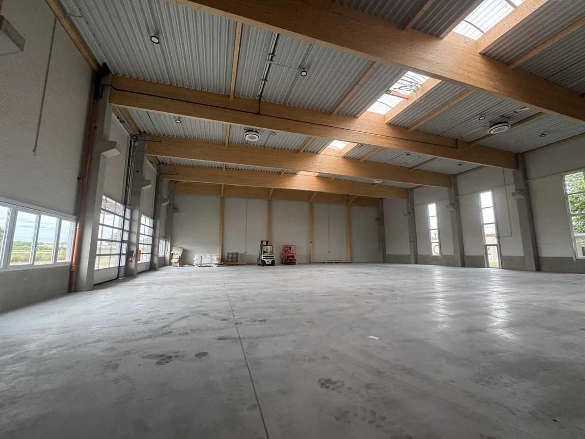 Gewerbeimmobilie mieten in Korneuburg – 983 m², € 9 – Bild 2 von 9