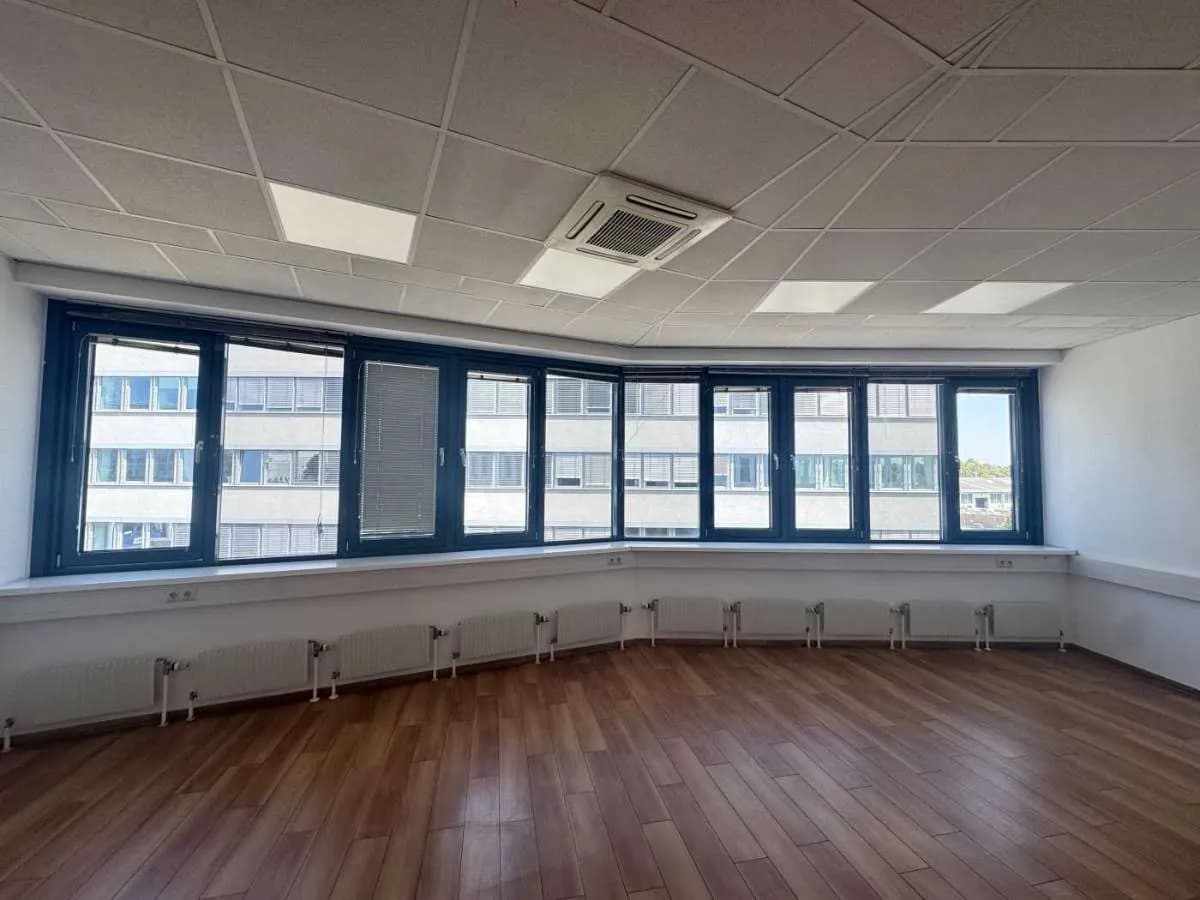 Gewerbeimmobilie mieten in Wien – 377 m², € 11 – Bild 2 von 20