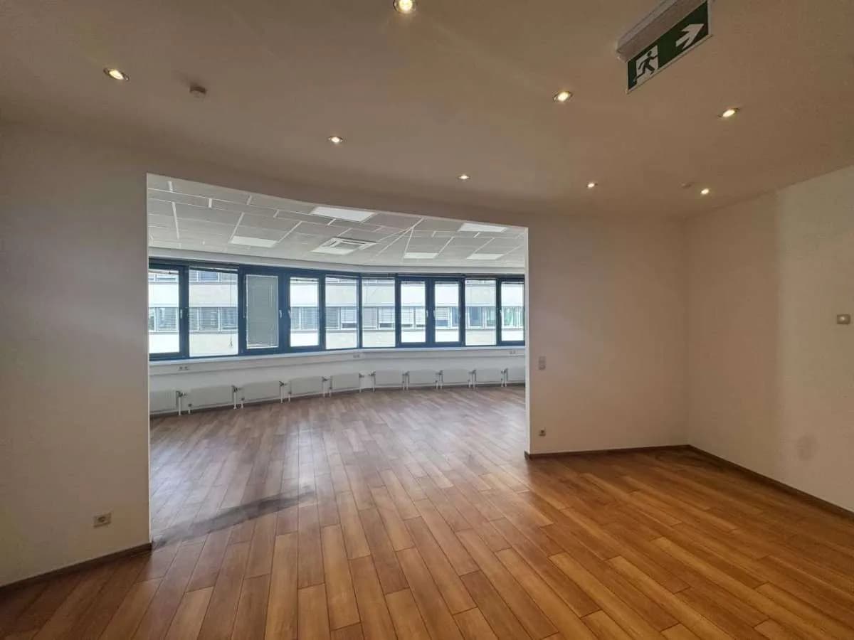 Gewerbeimmobilie mieten in Wien – 377 m², € 11 – Bild 8 von 20