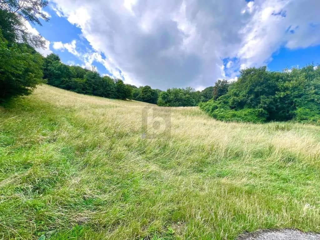 Grundstück kaufen in Tulln – 1 094 m², € 53.000