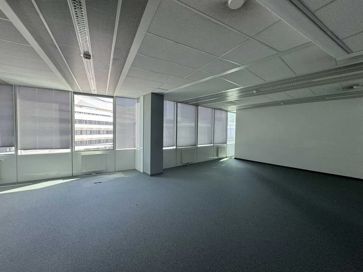 Gewerbeimmobilie mieten in Wien – 1 450 m², € 17 – Bild 2 von 17