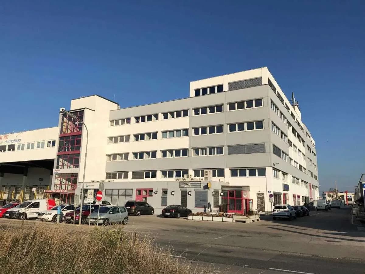 Gewerbeimmobilie mieten in Mödling – 2 082 m², € 6