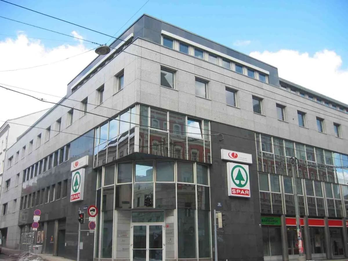 Gewerbeimmobilie mieten in Wien – 245 m², € 12