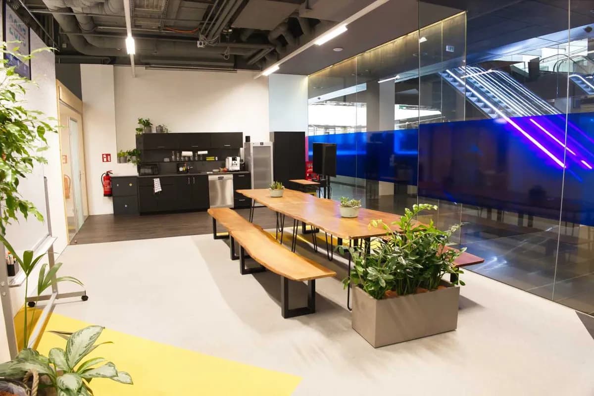 Gewerbeimmobilie mieten in Wien – 284 m², € 21 – Bild 2 von 11