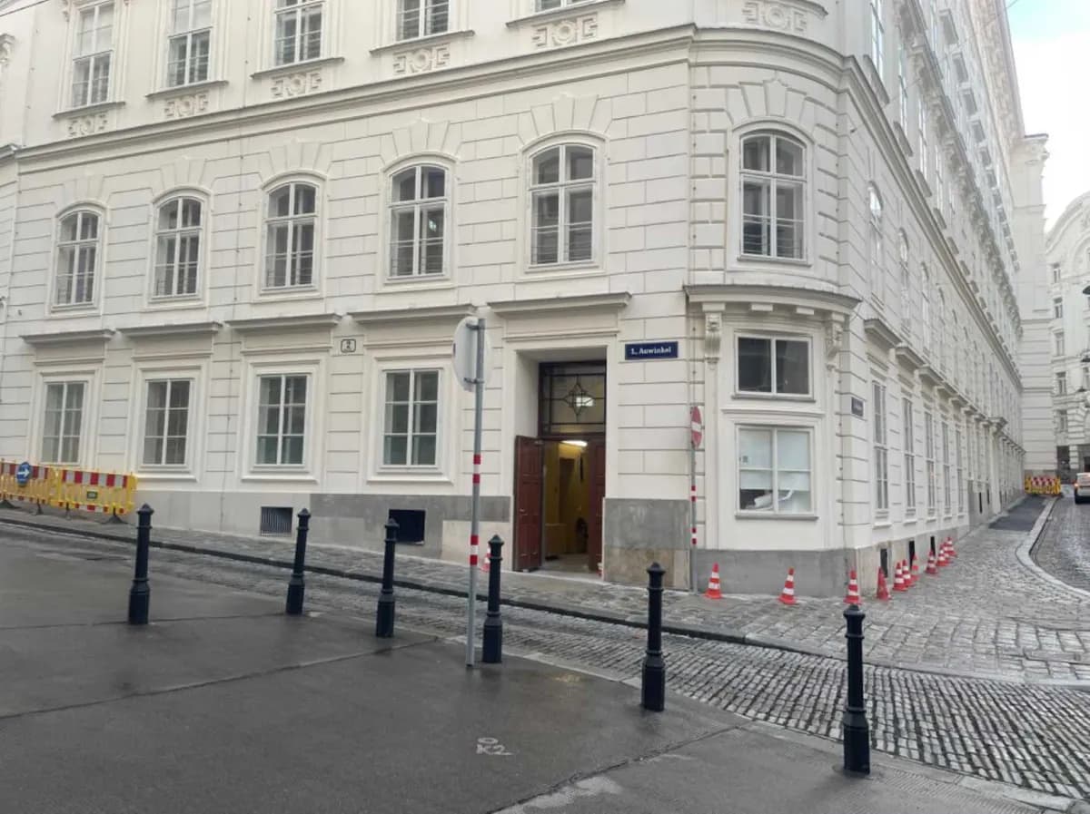 Gewerbeimmobilie mieten in Wien – 229 m², € 25