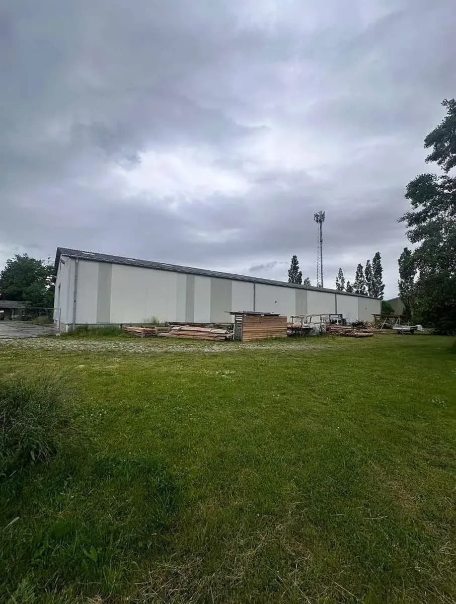 Gewerbeimmobilie kaufen in Neunkirchen – 10 662 m², € 2.500.000 – Bild 8 von 12
