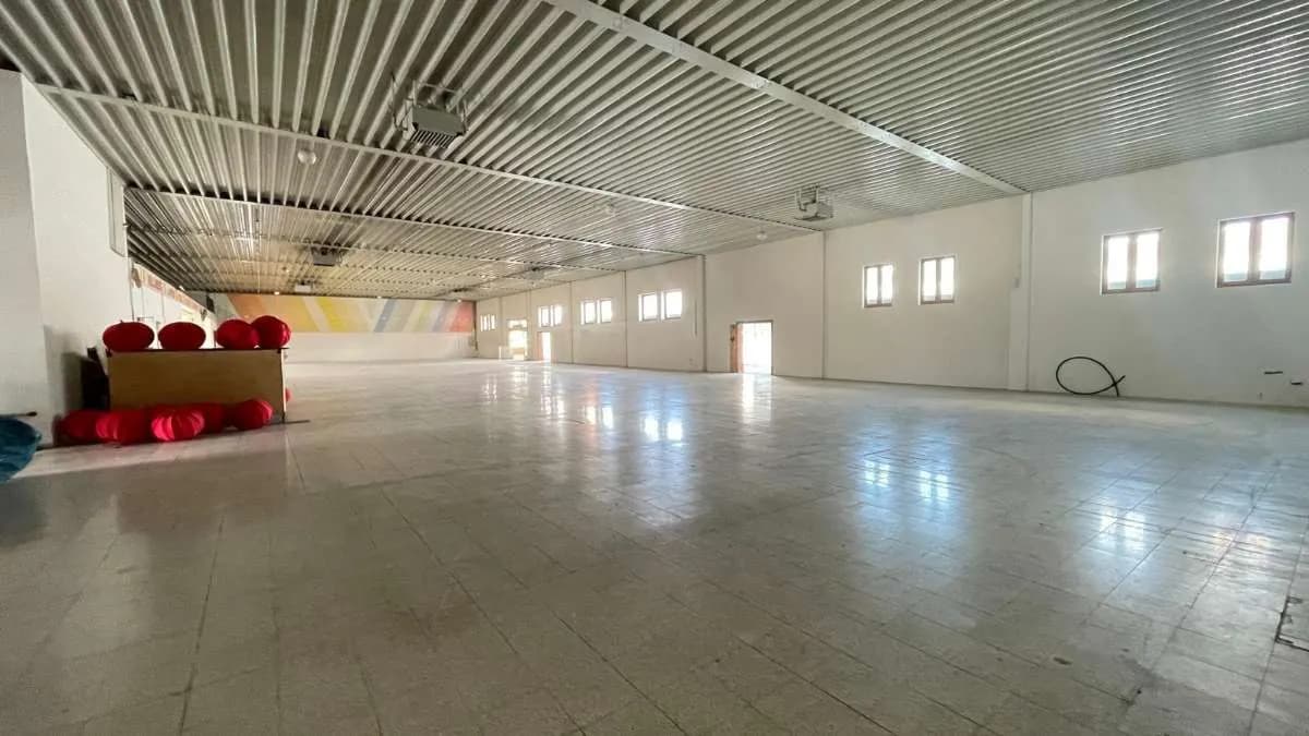 Gewerbeimmobilie mieten in Mistelbach – 1 500 m², € 5 – Bild 2 von 6