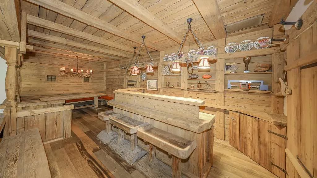 10-Zimmer-Immobilie kaufen in Kitzbühel – 479 m², € 3.880.000 – Bild 3 von 4