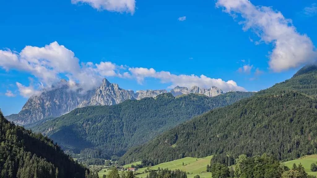 10-Zimmer-Immobilie kaufen in Kitzbühel – 479 m², € 3.880.000 – Bild 4 von 4