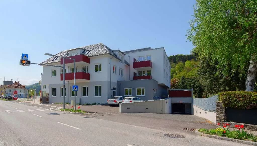 3-Zimmer-Wohnung mieten in Neunkirchen – 87 m², € 1.069 – Bild 3 von 12