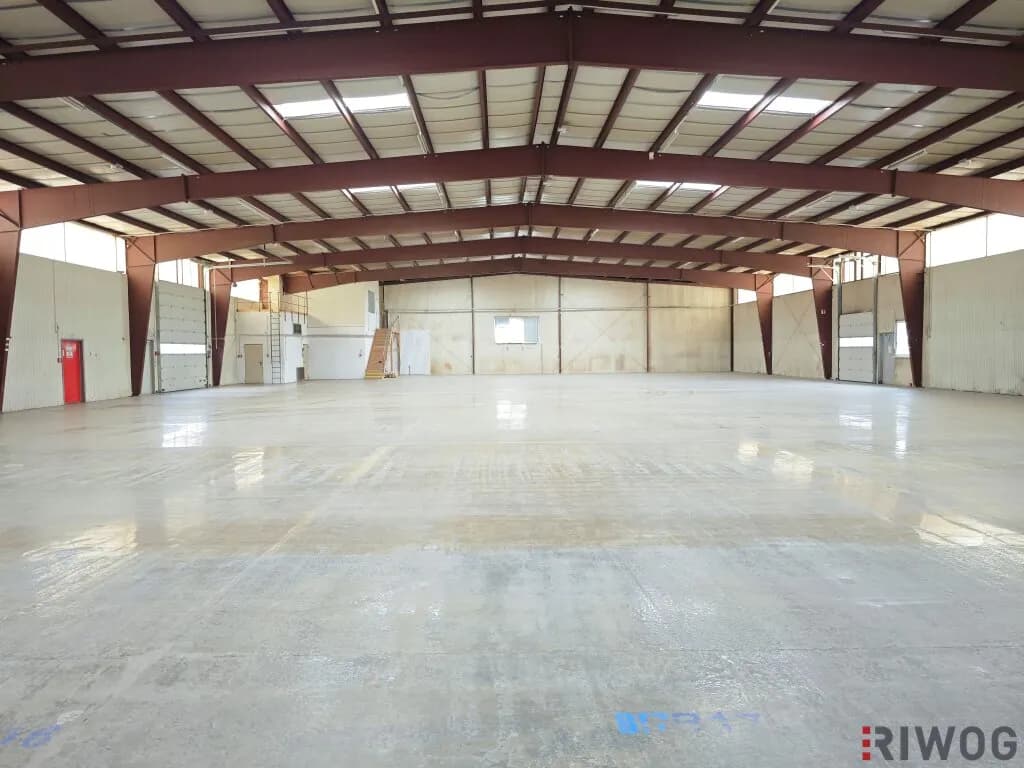 Immobilie mieten in Gänserndorf – 2 230 m², € 8.620 – Bild 2 von 23