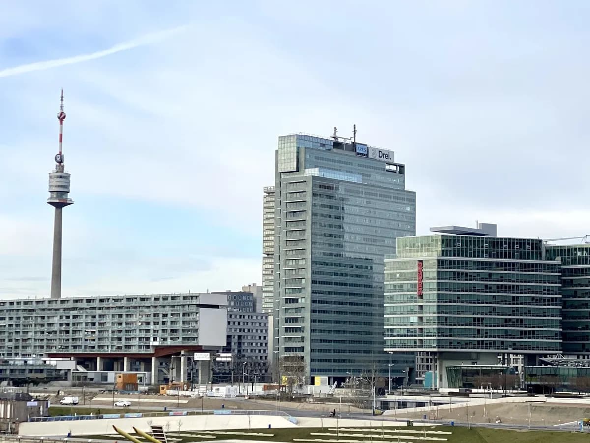Gewerbeimmobilie mieten in Wien – 692 m², € 16 – Bild 1 von 8