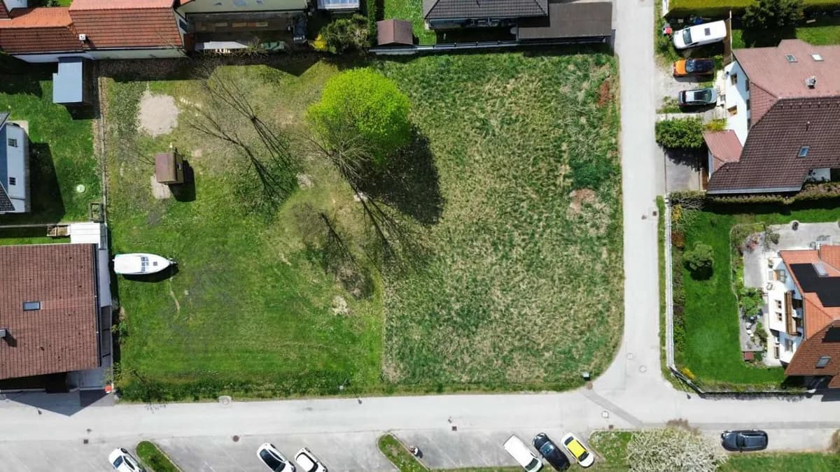 Grundstück kaufen in Baden – 997 m², € 299.000