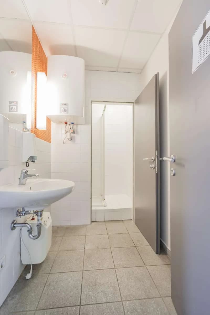 6-Zimmer-Gewerbeimmobilie mieten in Wien – 252 m², € 4.199 – Bild 17 von 19