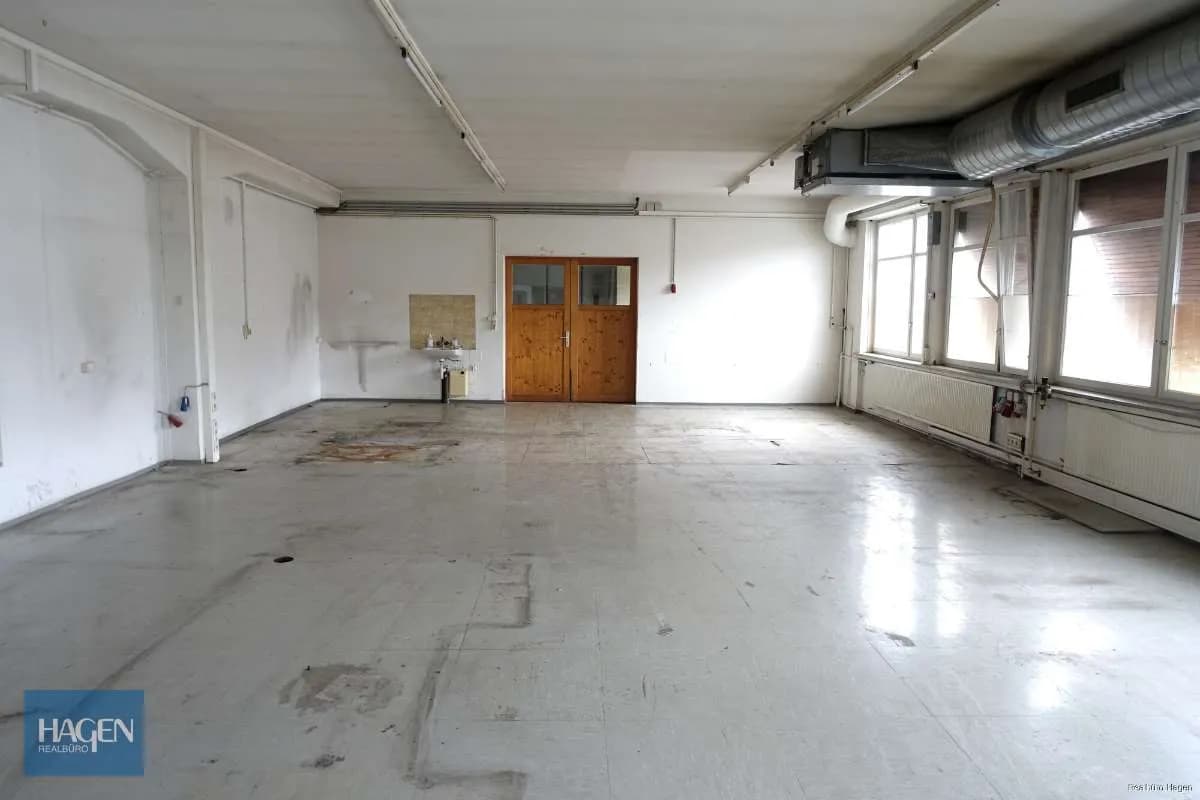 Gewerbeimmobilie mieten in Dornbirn – 862 m², € 4.000
