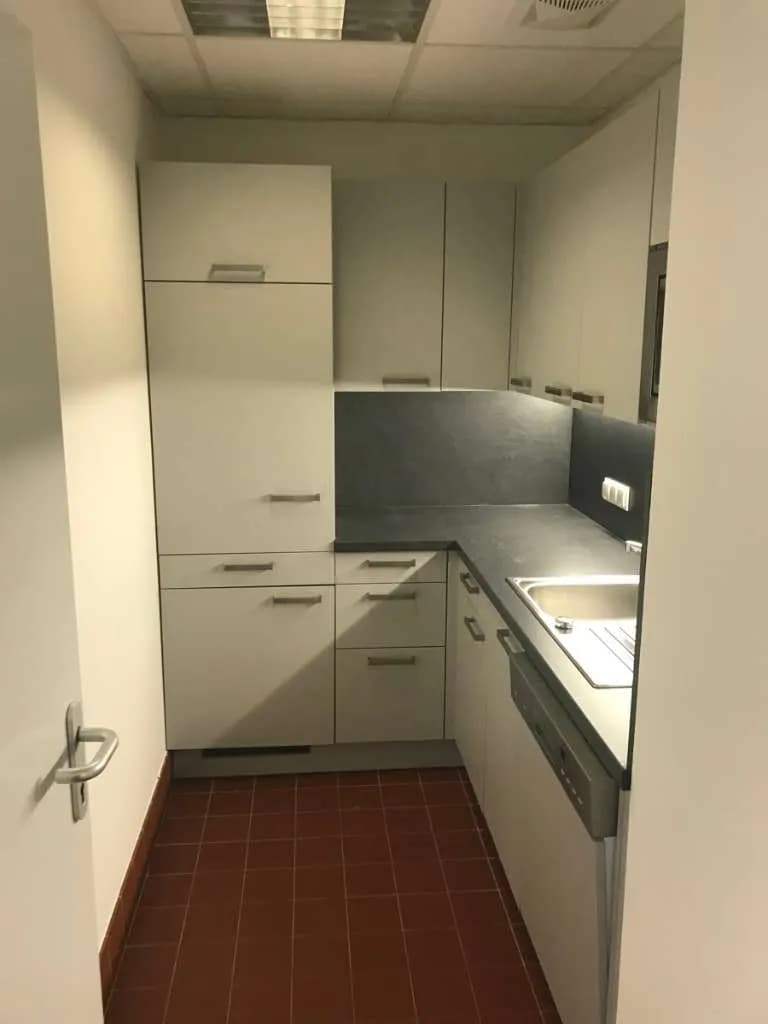 Gewerbeimmobilie mieten in Wien – 241 m², € 15 – Bild 4 von 9