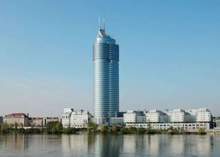 Gewerbeimmobilie mieten in Wien – 300 m², € 11 – Bild 1 von 10