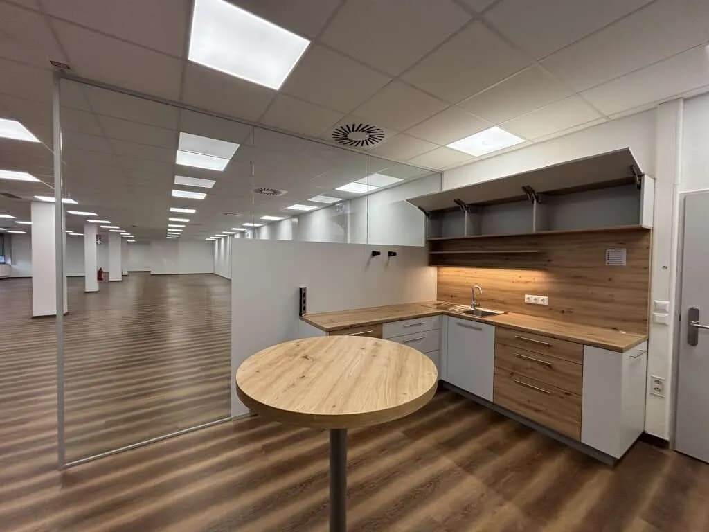 Gewerbeimmobilie mieten in Klagenfurt – 733 m², € 7.330 – Bild 11 von 17